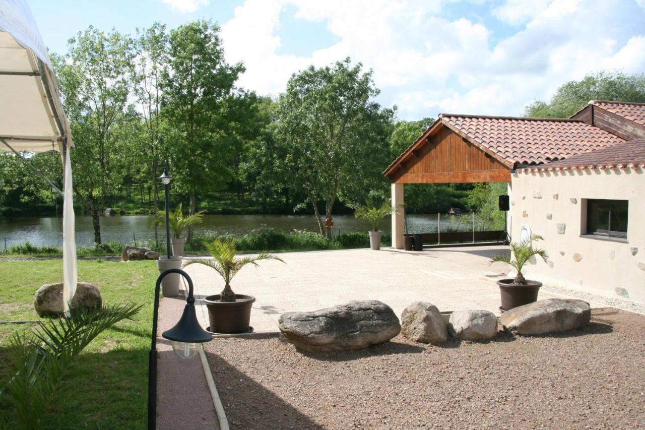 Logis De L'Aubonniere Hotel Chaille-sous-les-Ormeaux Luaran gambar